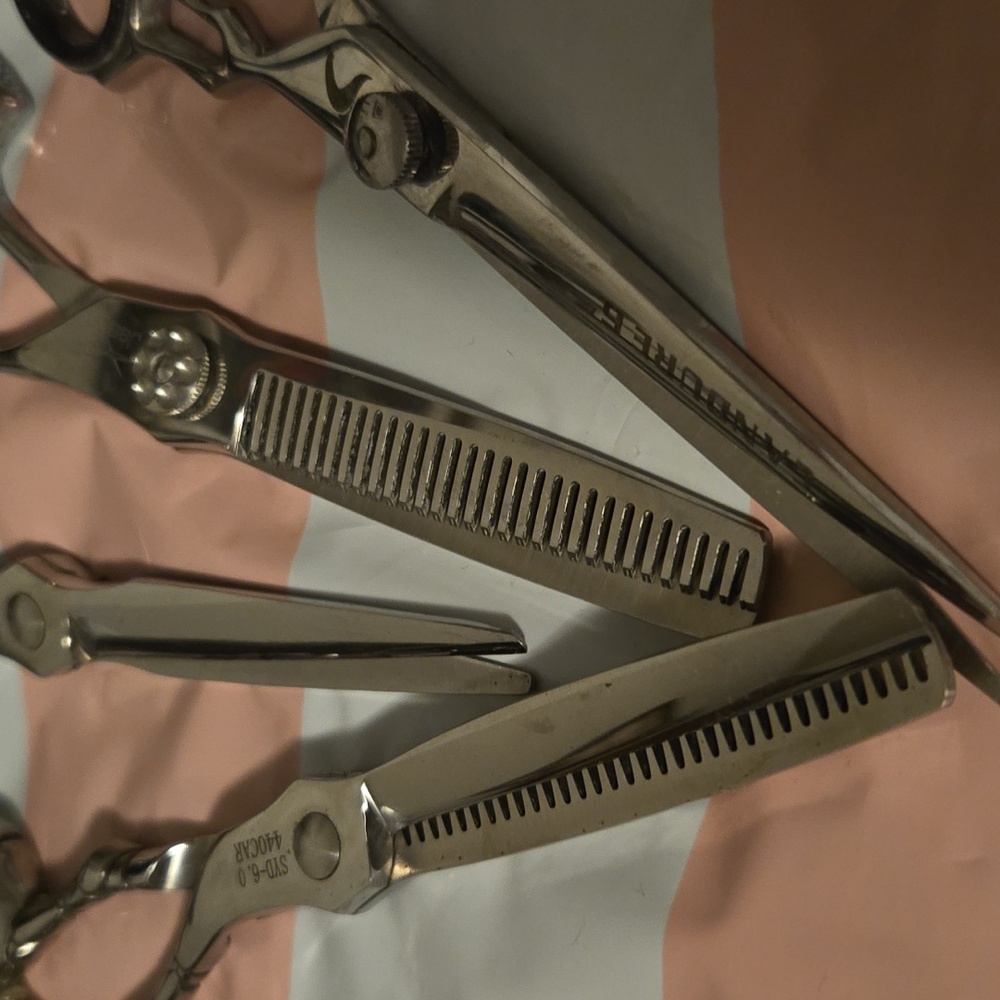 4 Pc.Bundle Professional Hair Cutting Shears and Thinning Shears - Picture 2 of 10